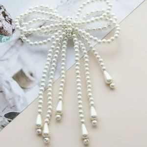 Pearl Bow brooch